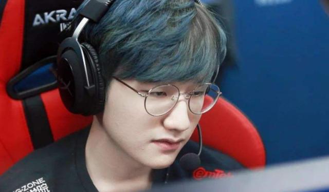 中场位置更 中场位置更