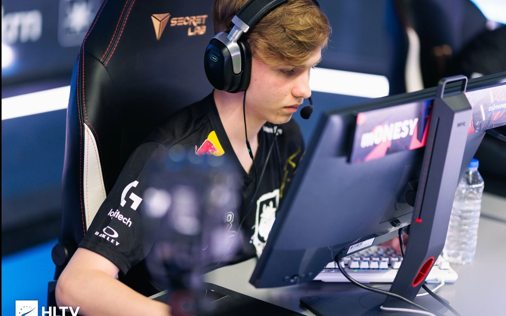 F1中国大奖赛：汉密尔顿获冲刺赛第一名.