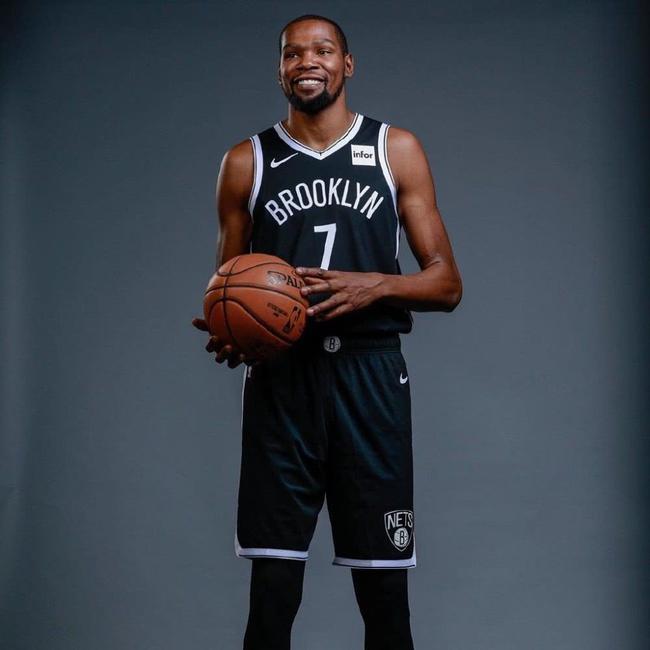 地滚动着 地滚动着